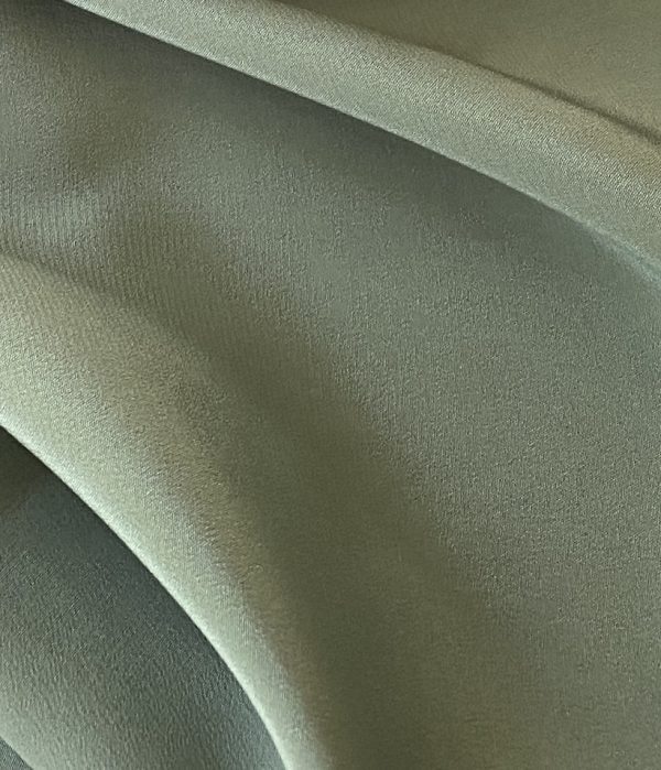 Silk Crepe de Chine 16MM Capri fabric